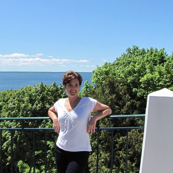 Meet your Posher, Angela - Picture 1 of 1
